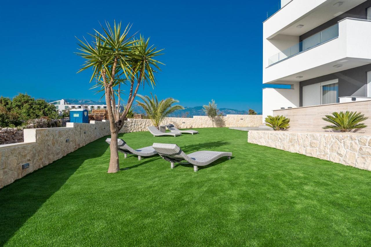 Apartments & Rooms Pool Villas Maris Novalja Kültér fotó